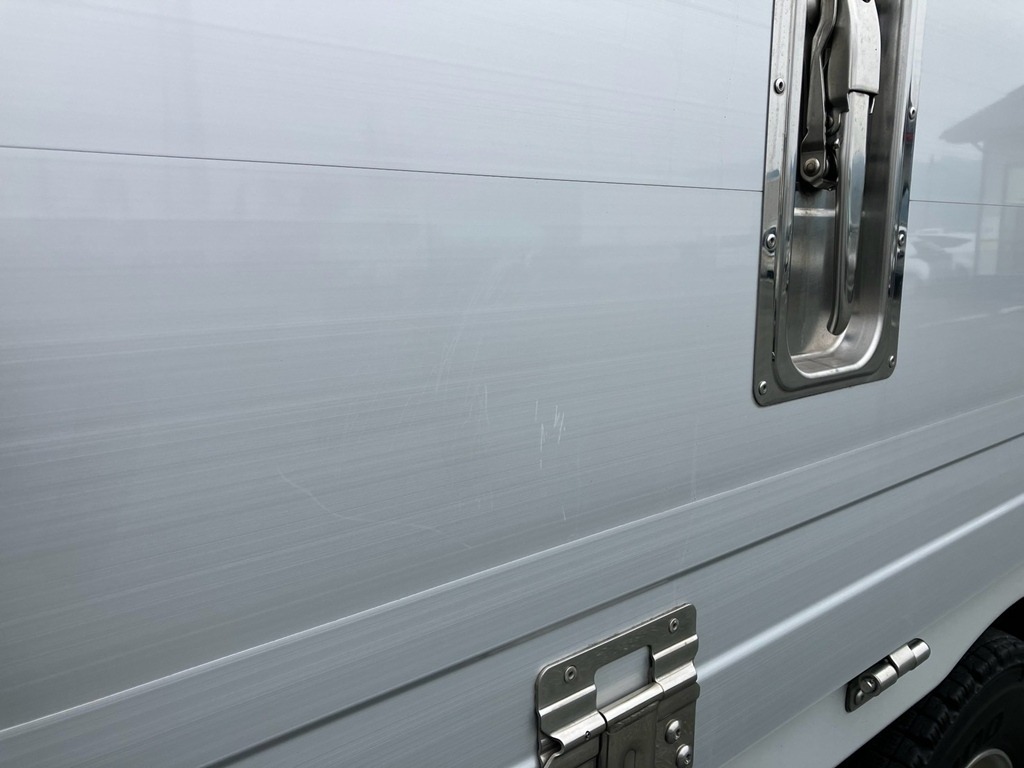 運転席側アオリ後方に線傷があります。|日野 プロフィア 2DG-FW1AHCの写真20