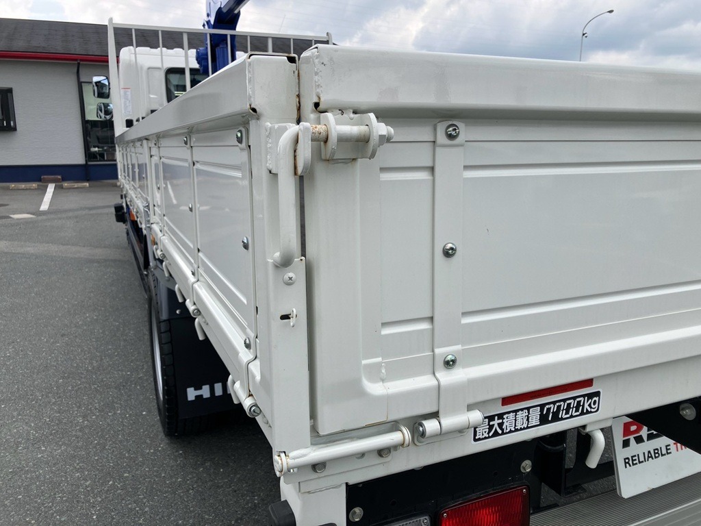 助手席側アオリ後方に置き錆があります。|日野 レンジャー 2KG-FE2ACAの写真21