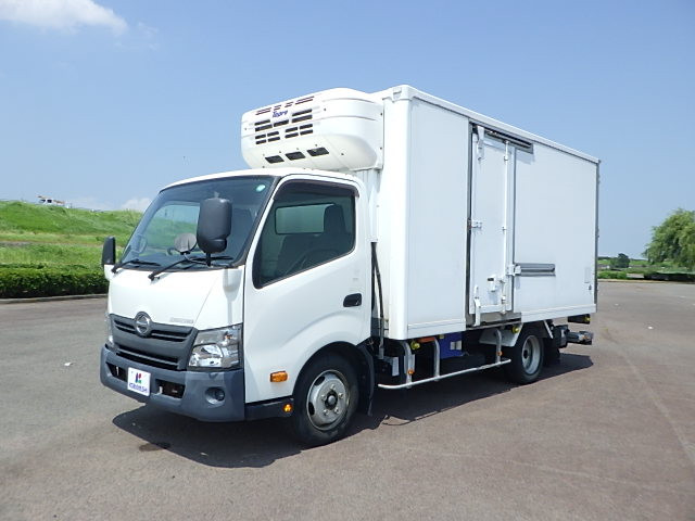 日野 デュトロ TKG-XZU710M(2WD)の写真1