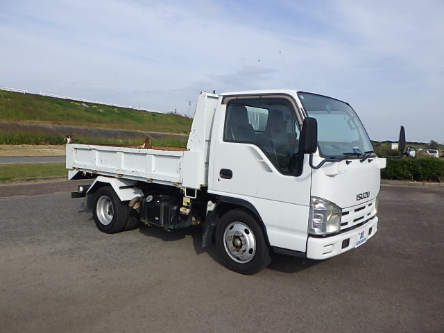 いすゞ エルフ BDG-NKR85AN(2WD)の写真2