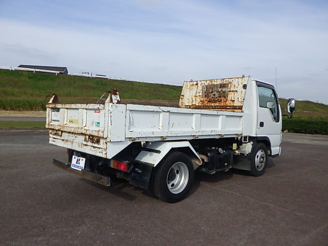 いすゞ エルフ BDG-NKR85AN(2WD)の写真4