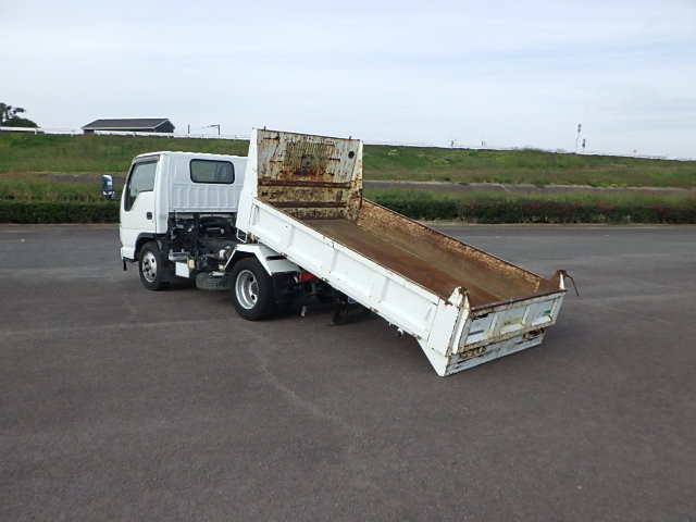 いすゞ エルフ BDG-NKR85AN(2WD)の写真10