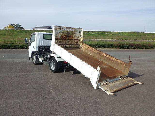 いすゞ エルフ BDG-NKR85AN(2WD)の写真11