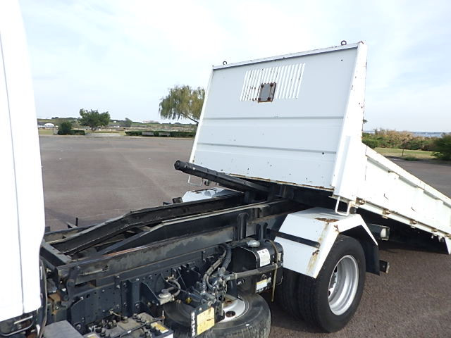 いすゞ エルフ BDG-NKR85AN(2WD)の写真12