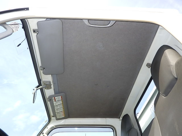 いすゞ エルフ BDG-NKR85AN(2WD)の写真23