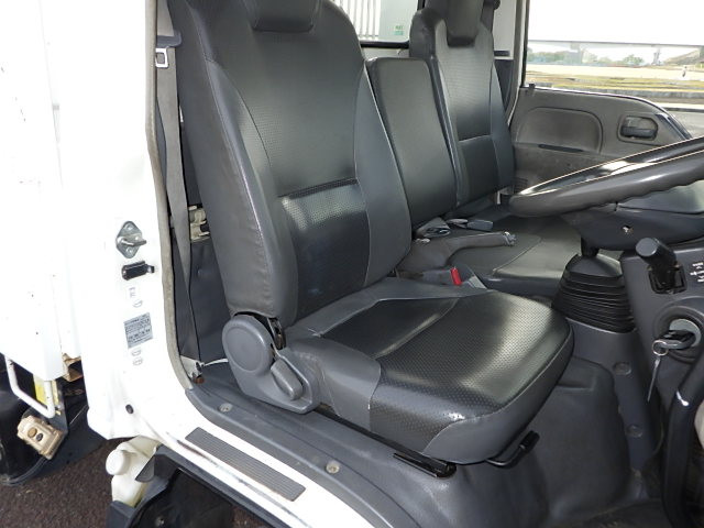 いすゞ エルフ BDG-NKR85AN(2WD)の写真26