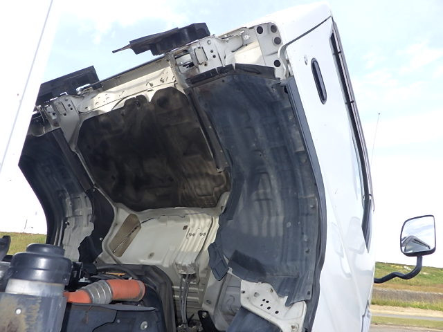 いすゞ エルフ BDG-NKR85AN(2WD)の写真30