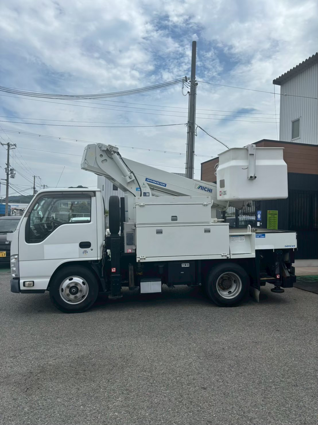 トラックについての知識には自信があります!|いすゞ エルフ TPG-NKR85AN(2WD)の写真2