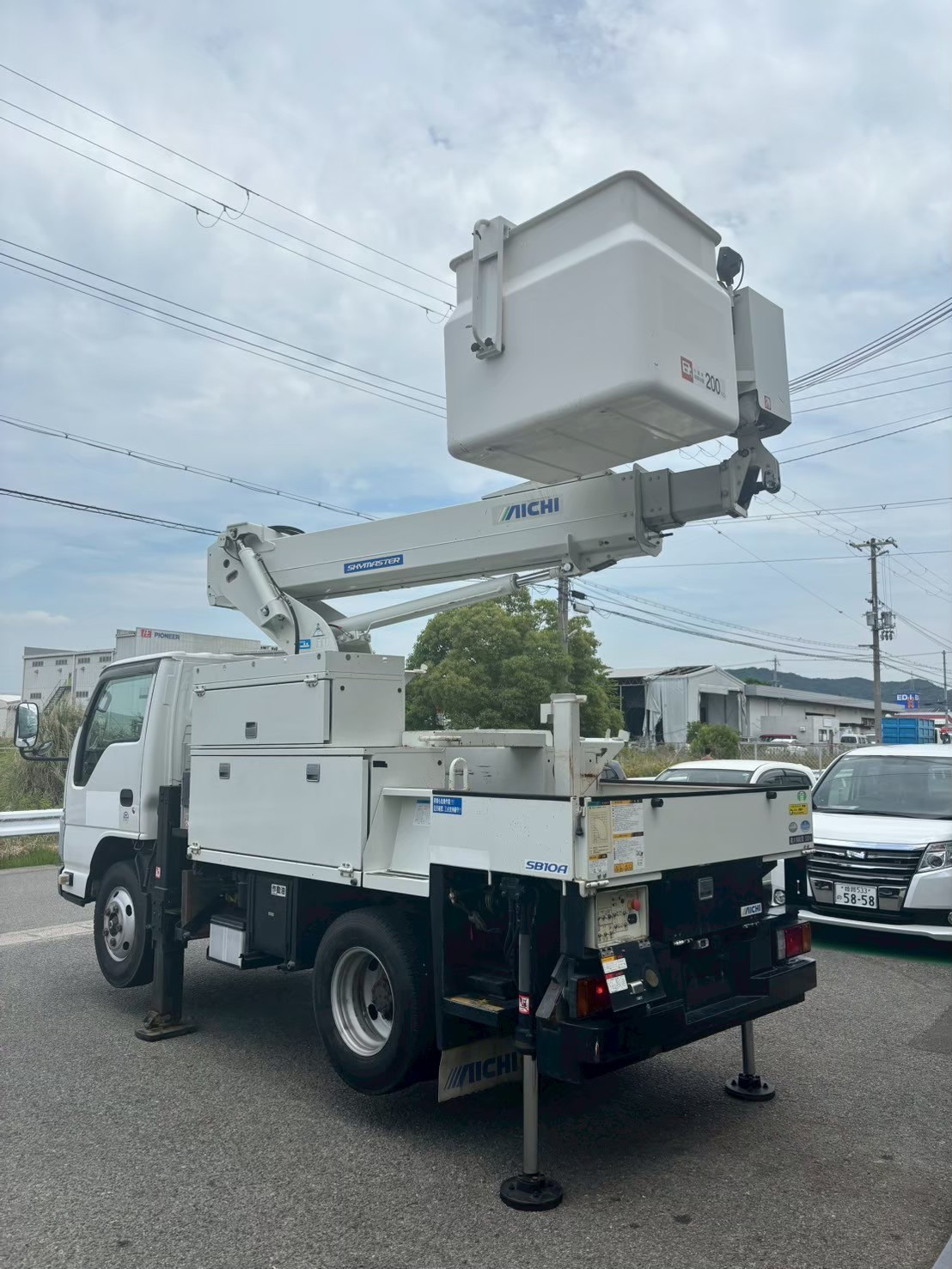 SS10・SB10・SS12・SH10・SH11・SH15・SK12・SK17・SK22・SK27・SJ30・D50・D70・RV・RM・SV・SR・TZ10・TZ12・TZ16・TZ20|いすゞ エルフ TPG-NKR85AN(2WD)の写真6