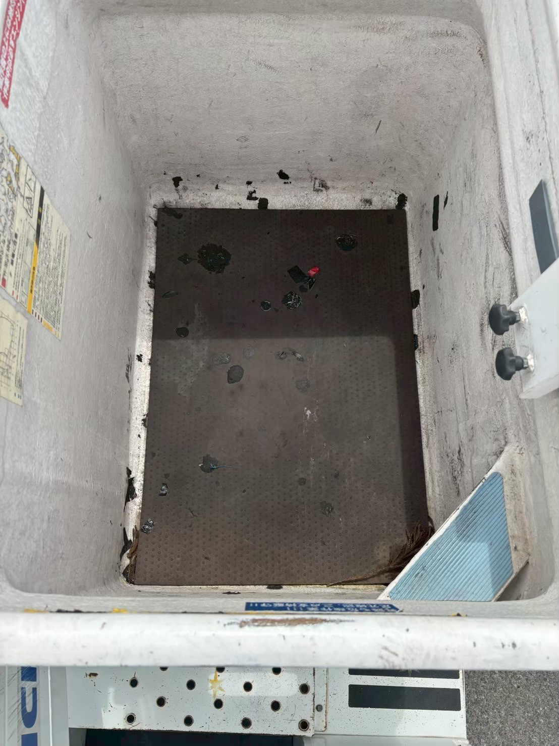 いすゞ エルフ TPG-NKR85AN(2WD)の写真17