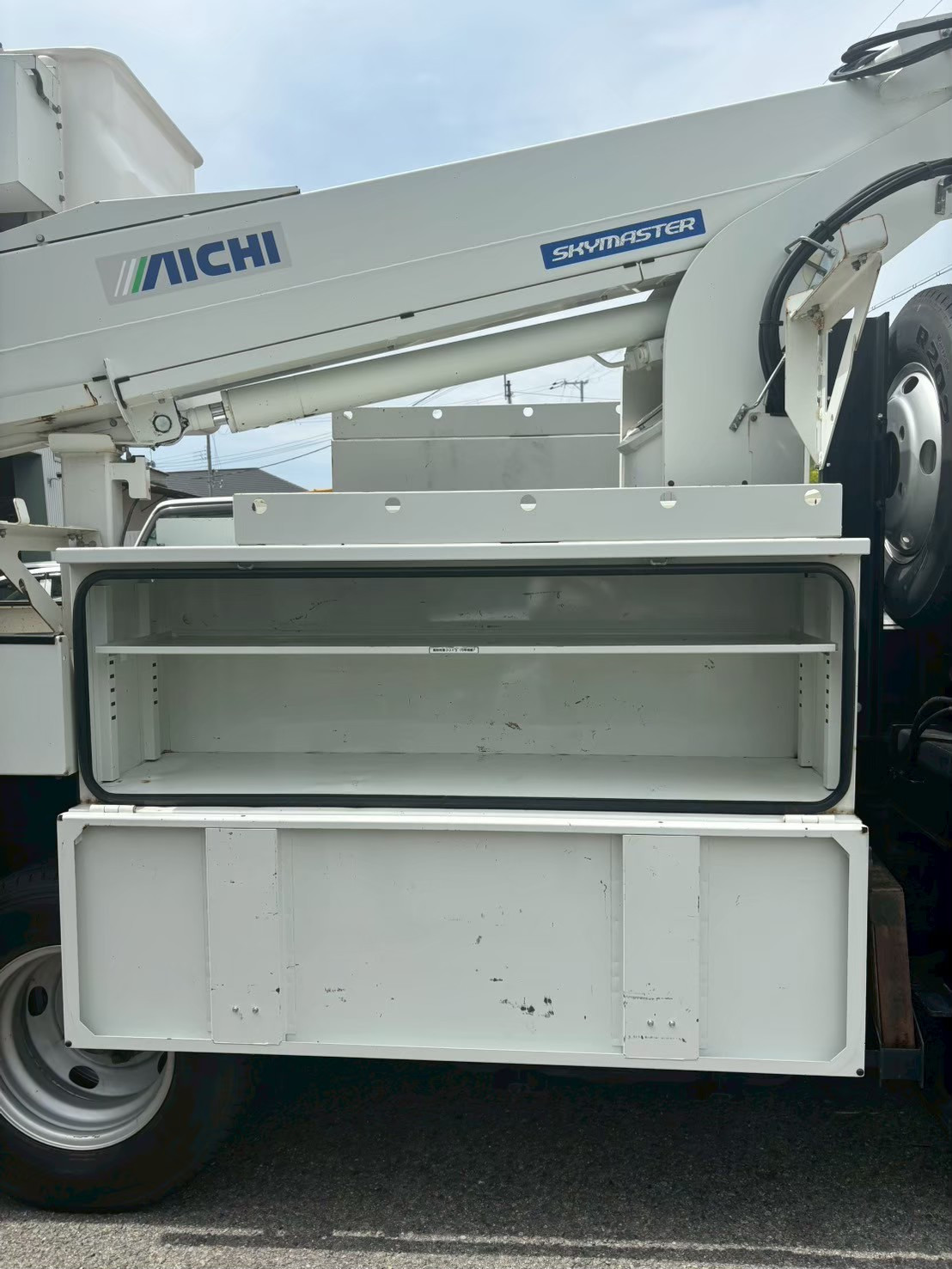 いすゞ エルフ TPG-NKR85AN(2WD)の写真19