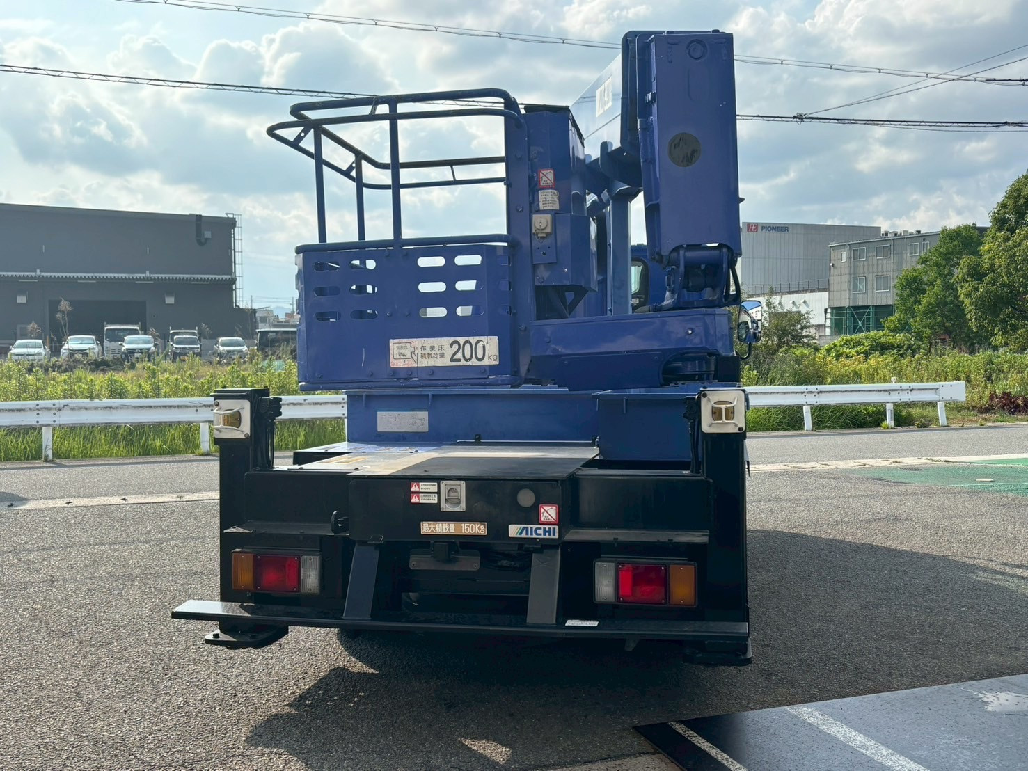 いすゞ エルフ BKG-NKR85Nの写真5