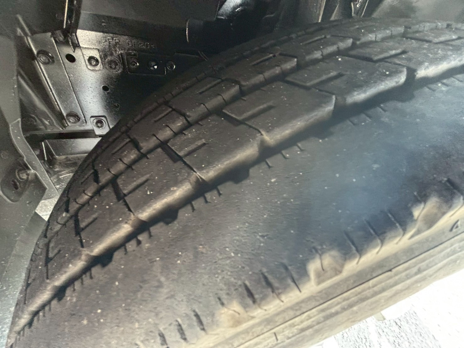 いすゞ エルフ BKG-NKR85Nの写真26