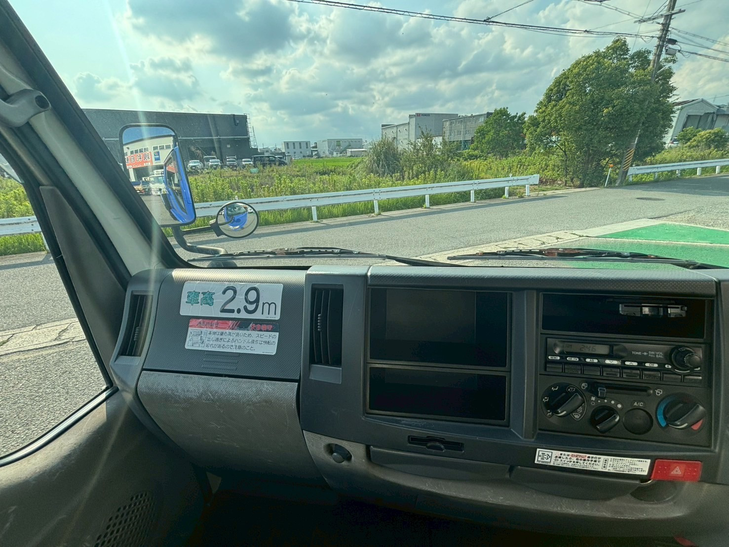 いすゞ エルフ BKG-NKR85Nの写真37