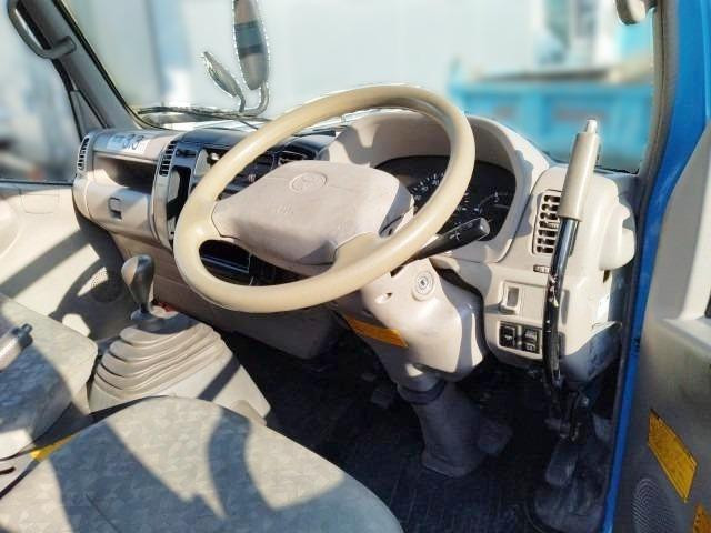 トヨタ ダイナ BDG-XZU604H(2WD)の写真16