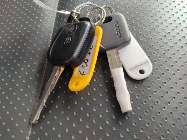 いすゞ エルフ 2RG-NKR88AD(2WD)の写真7