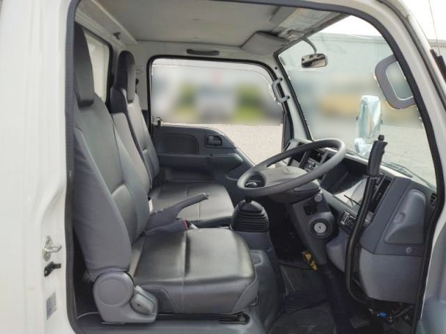 いすゞ エルフ 2RG-NKR88AD(2WD)の写真11