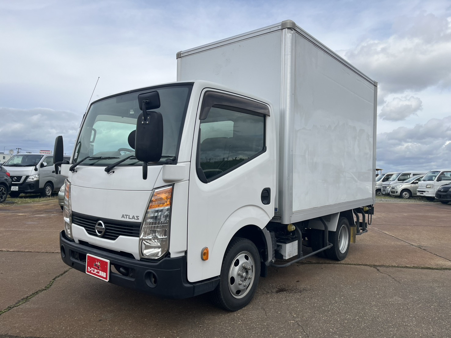 日産 アトラス SDG-SZ5F24(4WD)の写真1