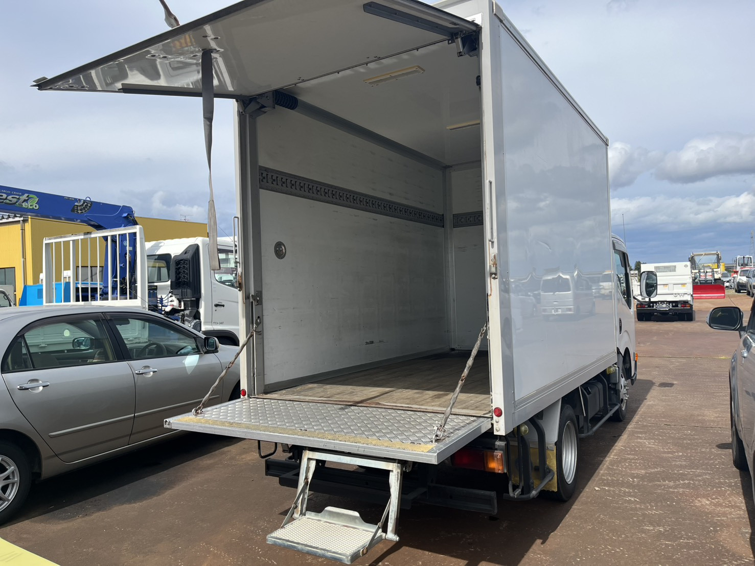 日産 アトラス SDG-SZ5F24(4WD)の写真30