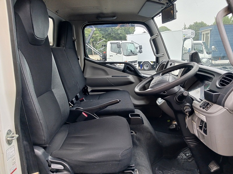 三菱 キャンター TPG-FBA20(2WD)の写真7