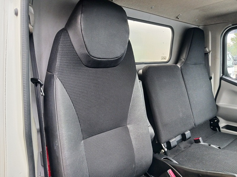 三菱 キャンター TPG-FBA20(2WD)の写真22