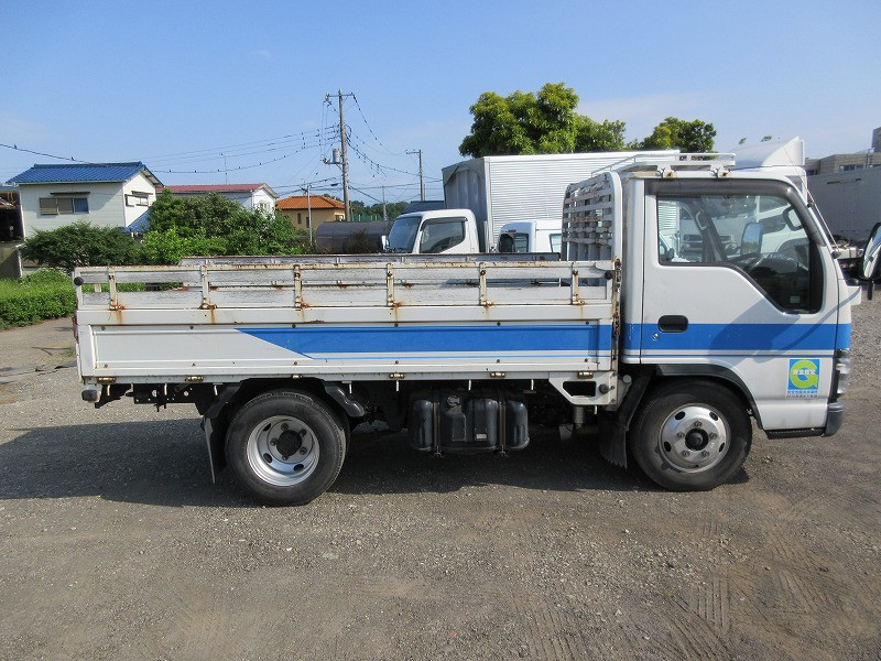 いすゞ エルフ PB-NKR81A(2WD)の写真5