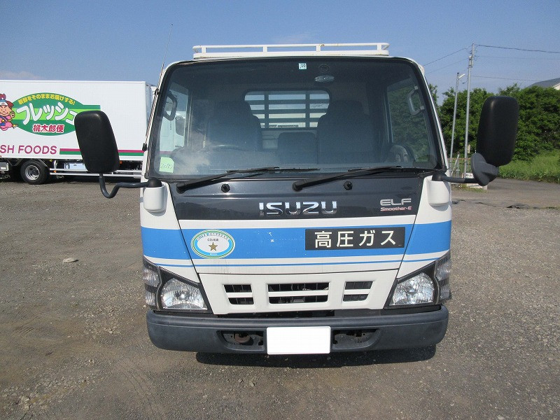 いすゞ エルフ PB-NKR81A(2WD)の写真6