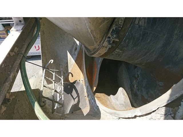 日野 レンジャー ADG-GK8JKWA(6x4)の写真4