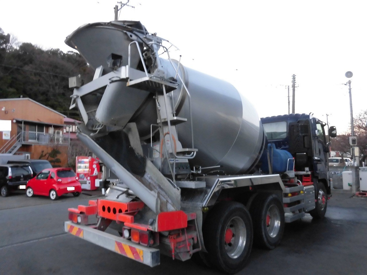 いすゞ ギガ 2KG-CXZ77CT(6x4)の写真2