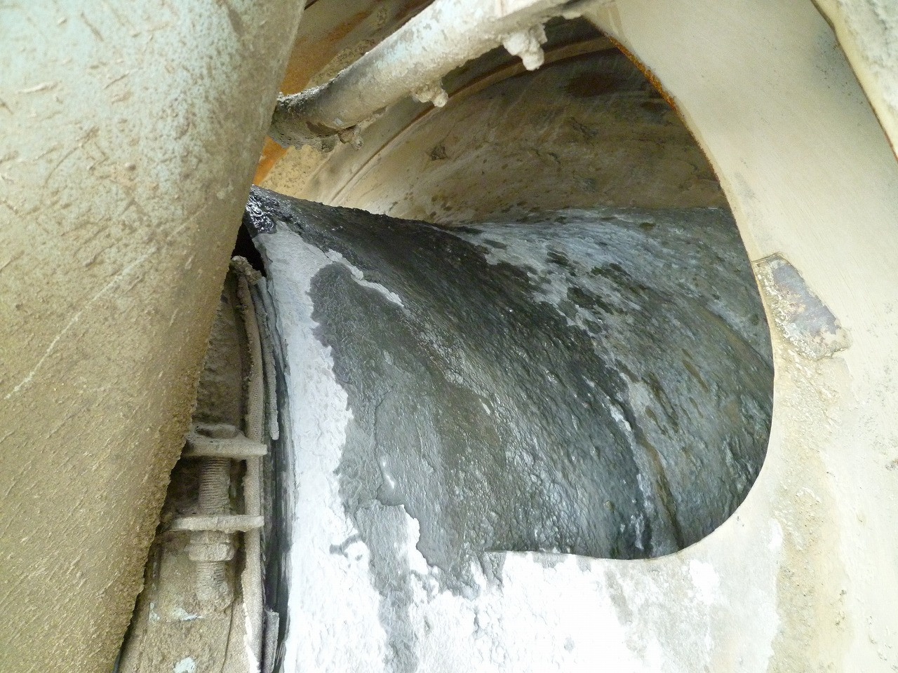 三菱 スーパーグレート QKG-FV60VX(6x4)の写真5