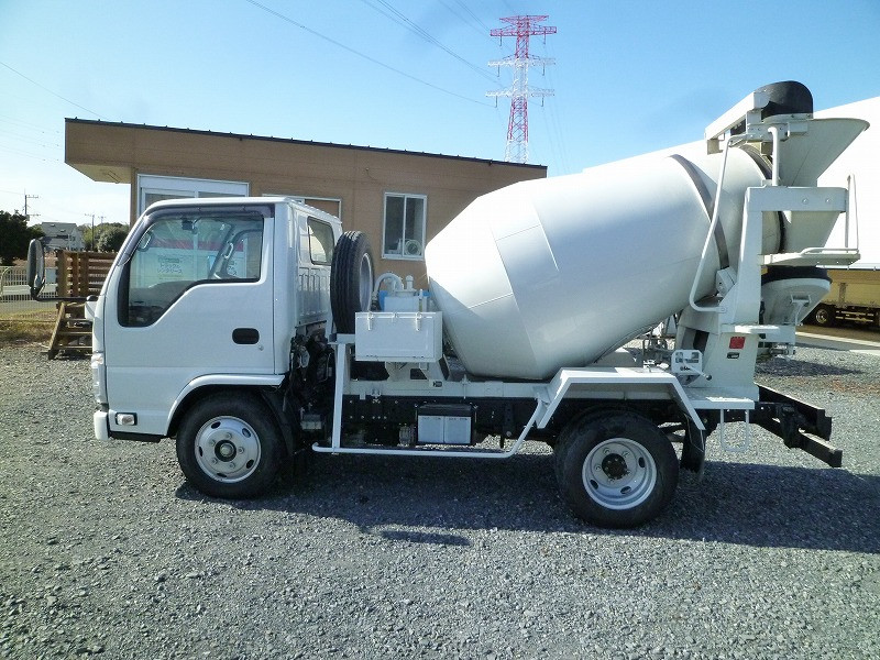 いすゞ エルフ TPG-NKR85N(2WD)の写真4