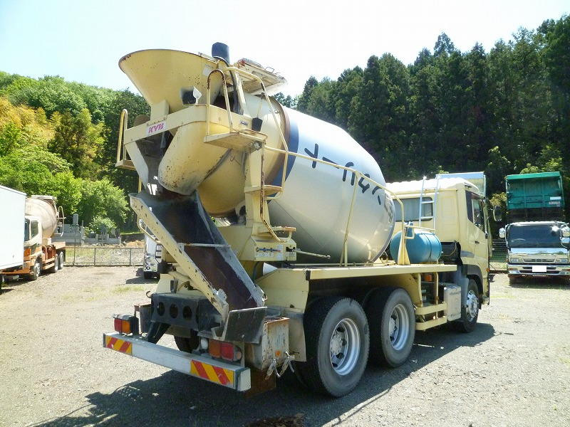 UD クオン QKG-CW5XL(6x4)の写真2