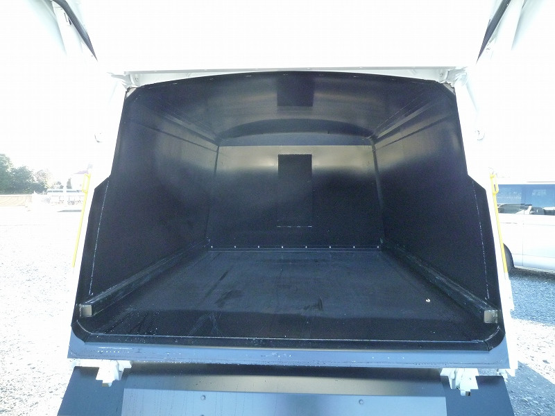 三菱 キャンター 2PG-FEB80(2WD)の写真3