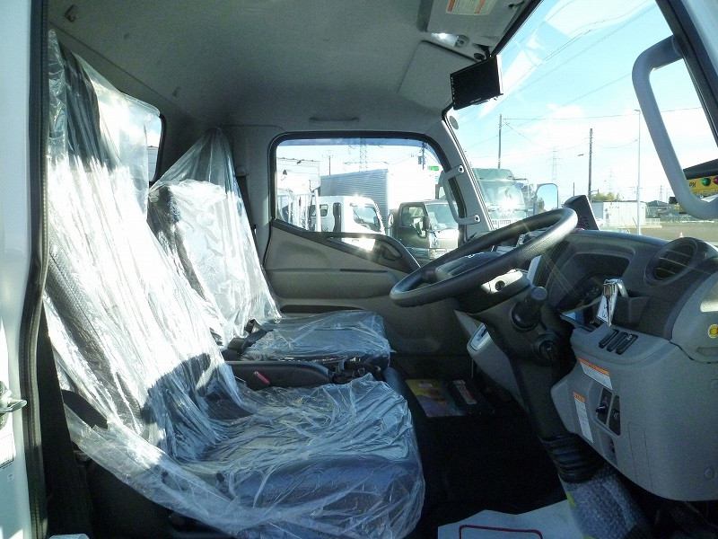 三菱 キャンター 2PG-FEB80(2WD)の写真7