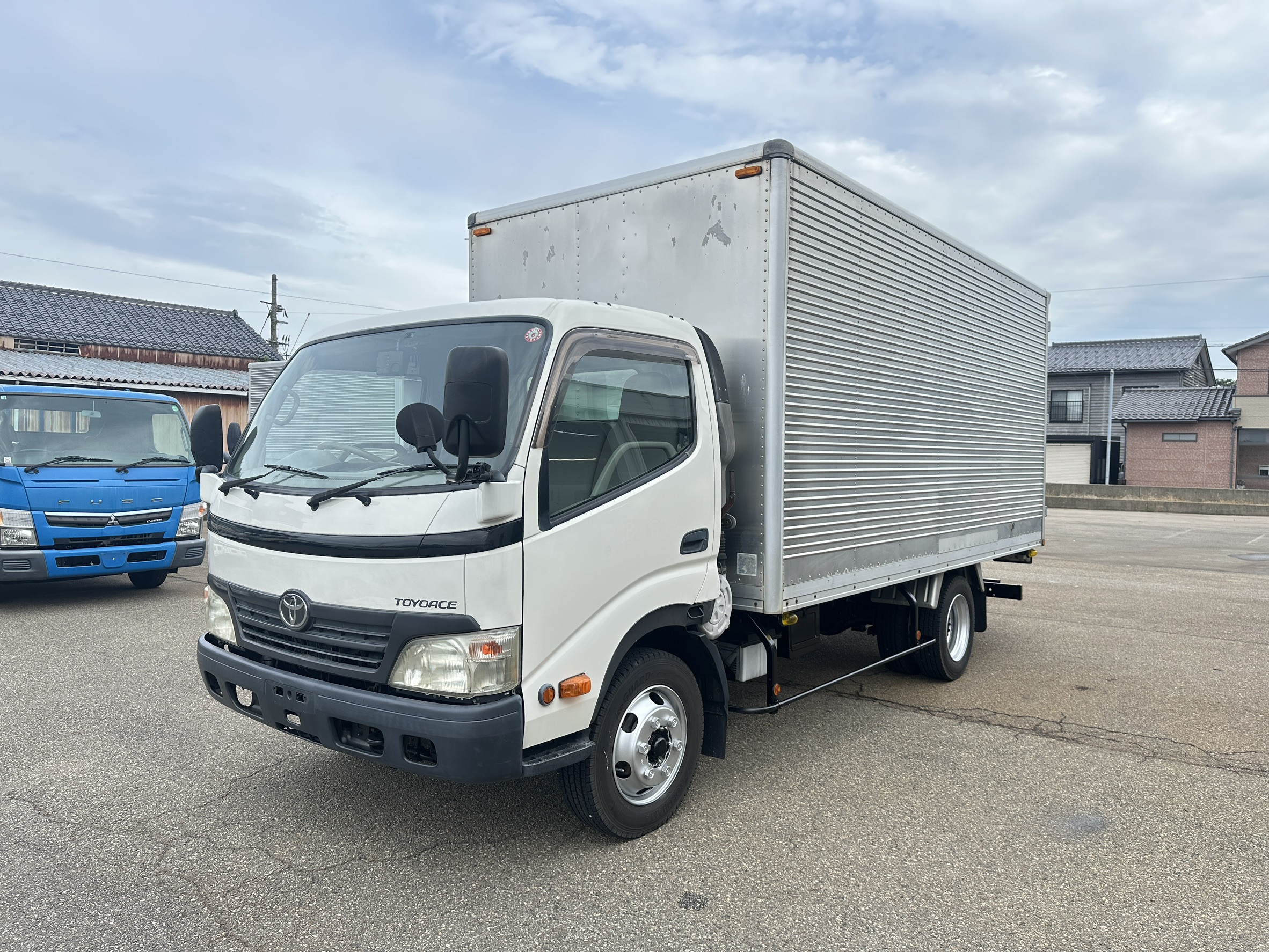 トヨタ トヨエース BKG-XZU414(2WD)の写真1