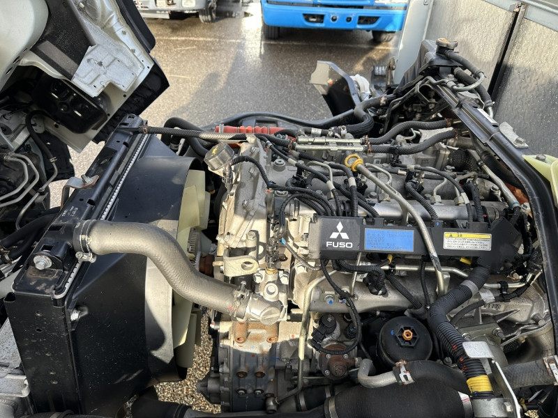 三菱 キャンター FEB50(2WD)の写真9
