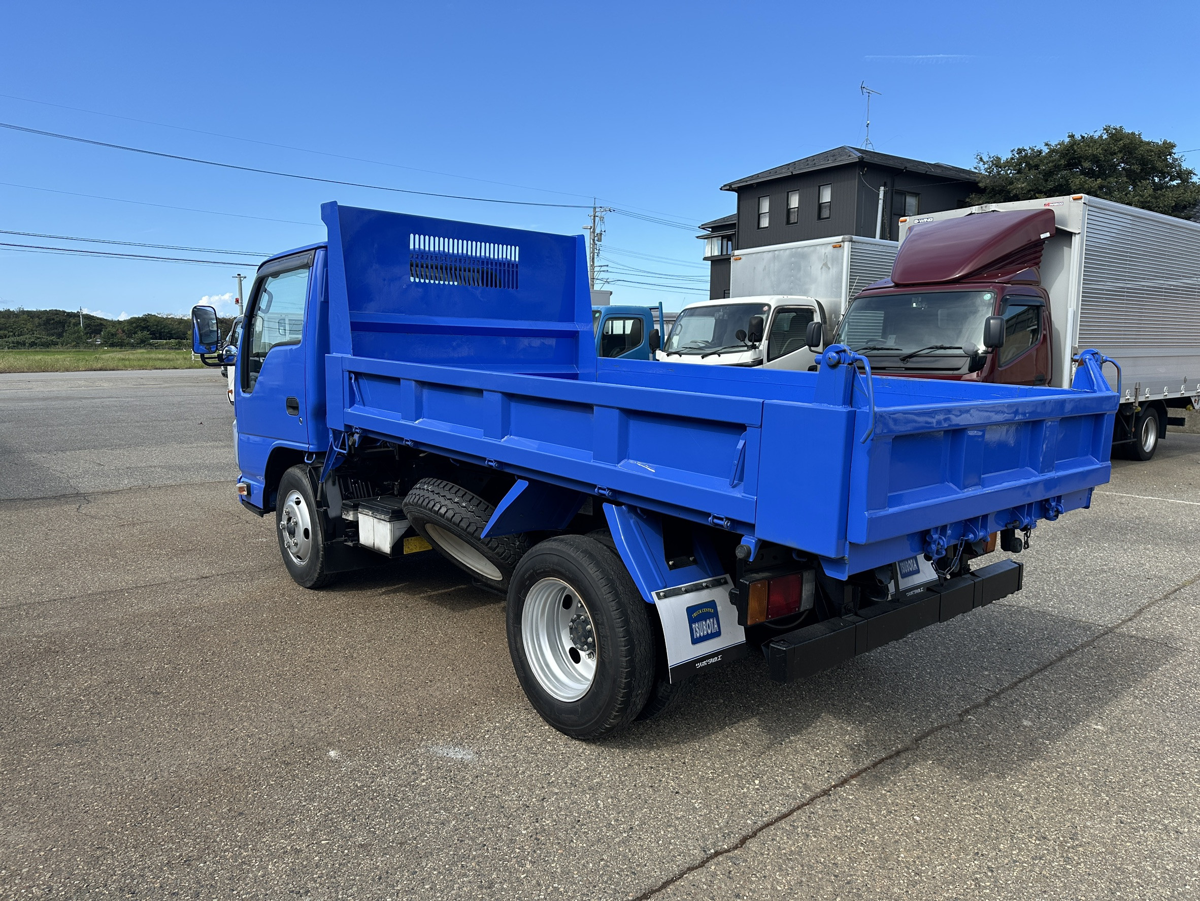 いすゞ エルフ TPG-NJR85AD(2WD)の写真2