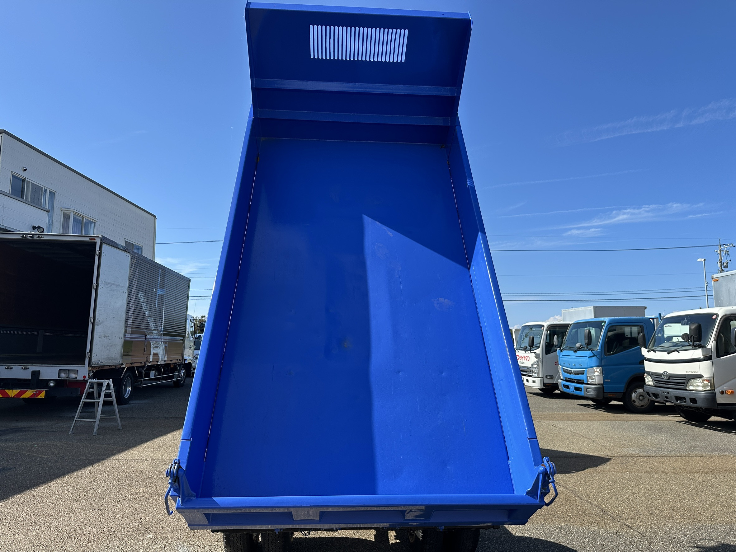 いすゞ エルフ TPG-NJR85AD(2WD)の写真7