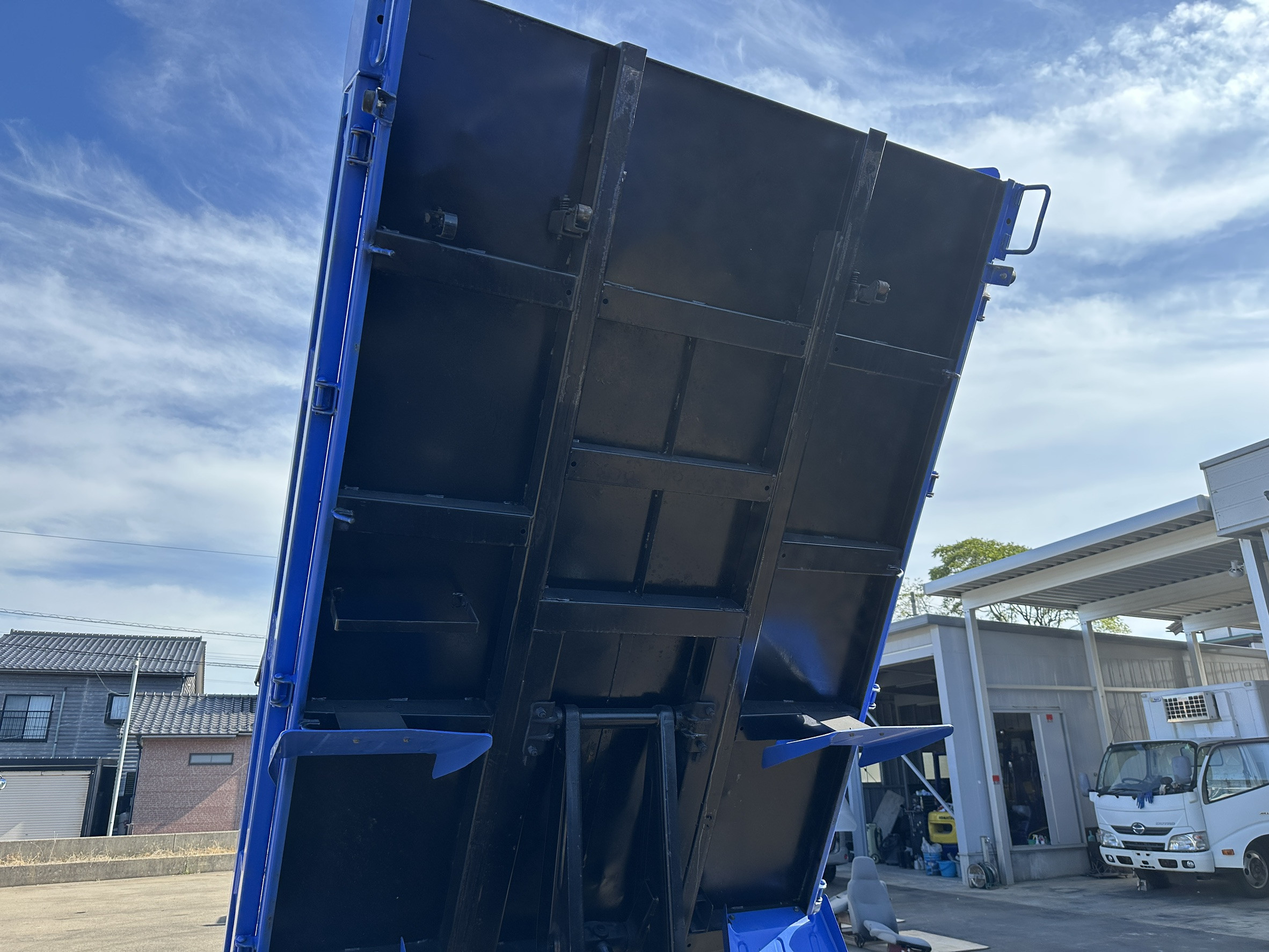 いすゞ エルフ TPG-NJR85AD(2WD)の写真14