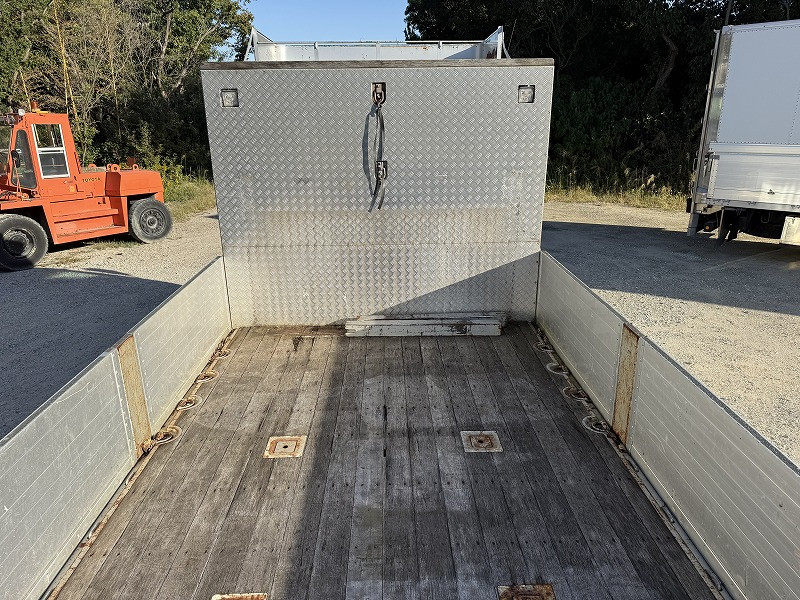 いすゞ ギガ QKG-CYJ77Bの写真10