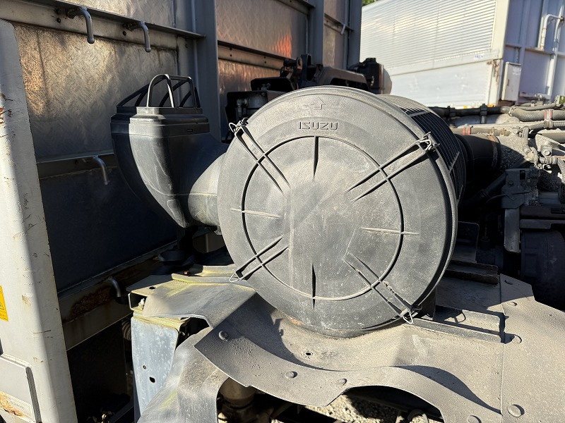 いすゞ ギガ QKG-CYJ77Bの写真29