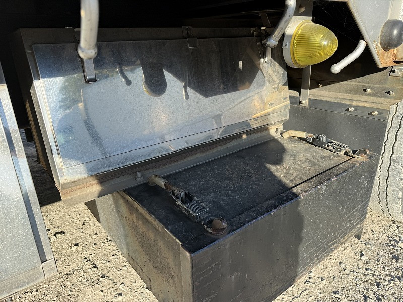 いすゞ ギガ QKG-CYJ77Bの写真35