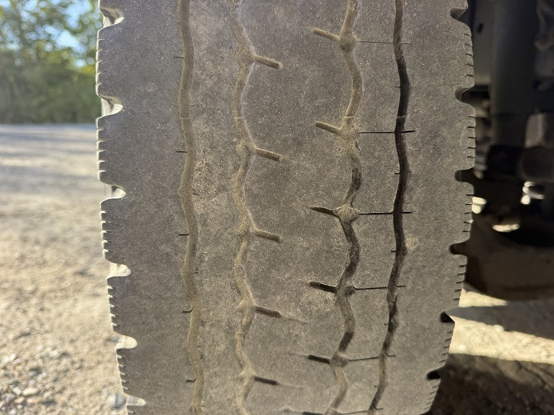 いすゞ ギガ QKG-CYJ77Bの写真48