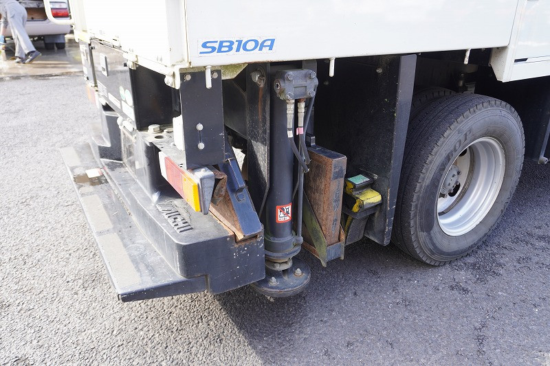 三菱 キャンター TPG-FEA50(2WD)の写真24