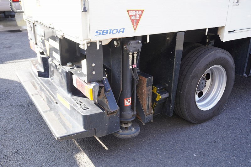 三菱 キャンター TPG-FEA50(2WD)の写真24