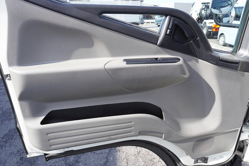 三菱 キャンター TPG-FEA50(2WD)の写真48