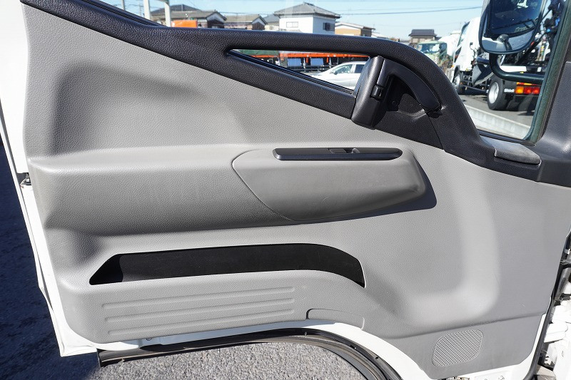 三菱 キャンター TPG-FEA50(2WD)の写真46