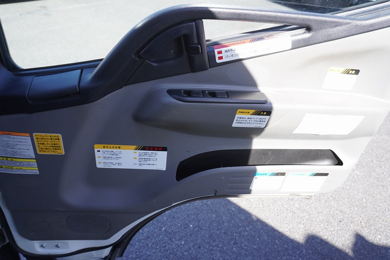 三菱 キャンター TPG-FEA50(2WD)の写真40