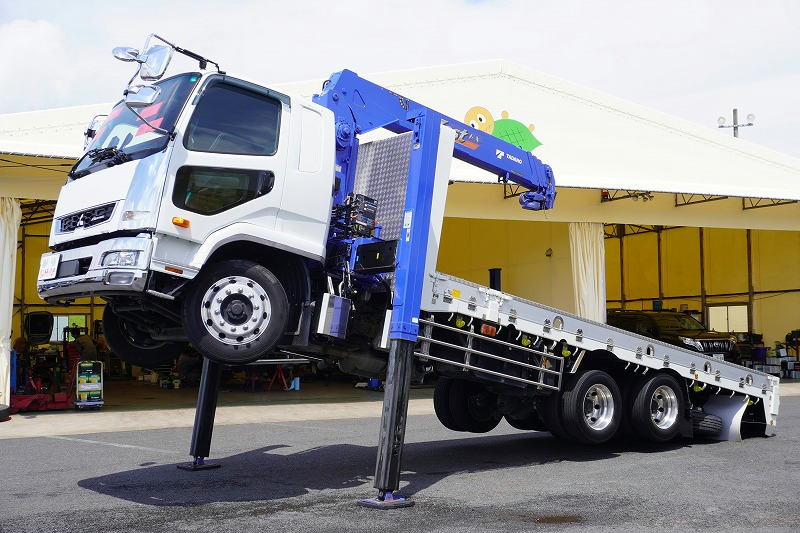 三菱 ファイター 2DG-FQ62Fの写真1