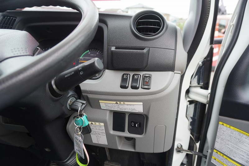 三菱 キャンター 2PG-FEB80(2WD)の写真32